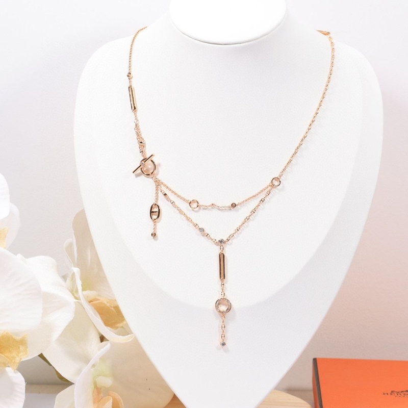 H**me5 necklaces
